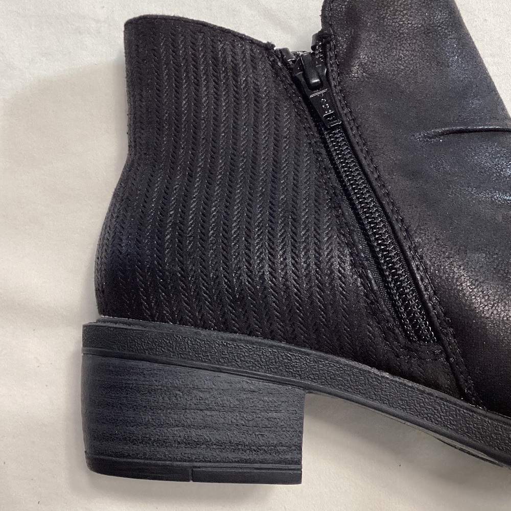 NWT Baretraps Stevie ankle boot - Picture 9 of 16
